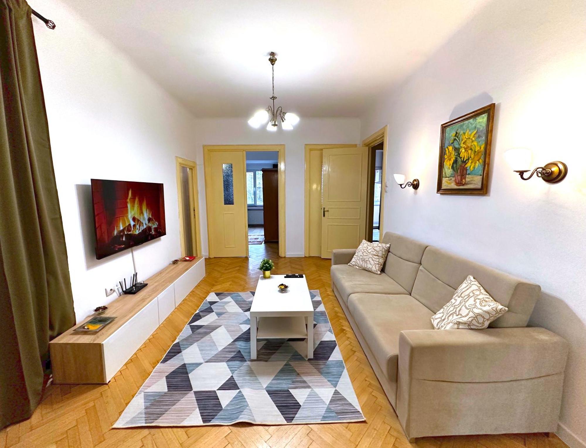 בוקרשט Ultracentral Apartment 4 Rooms - Old City Center -120 Square Meters - מראה חיצוני תמונה