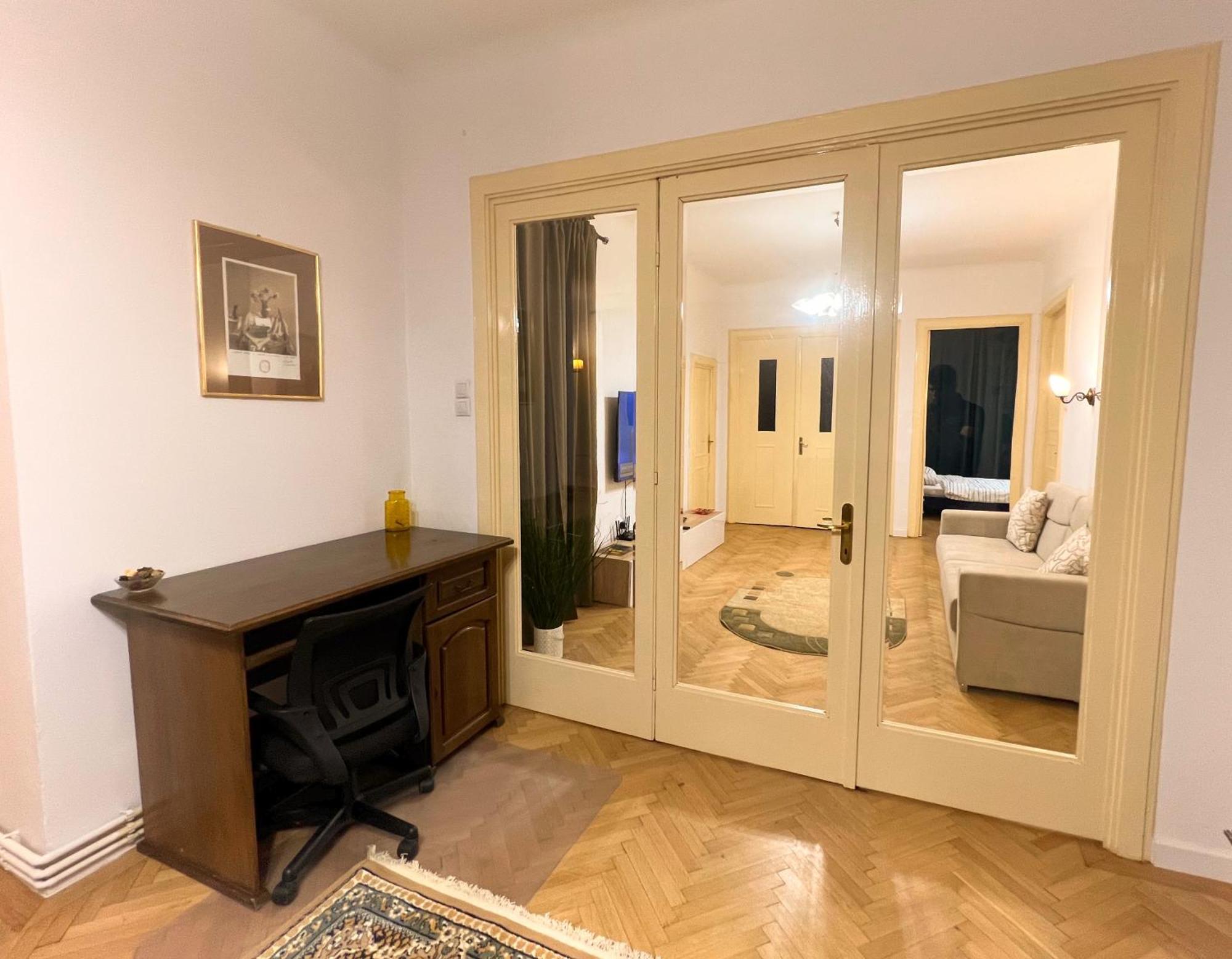 בוקרשט Ultracentral Apartment 4 Rooms - Old City Center -120 Square Meters - מראה חיצוני תמונה