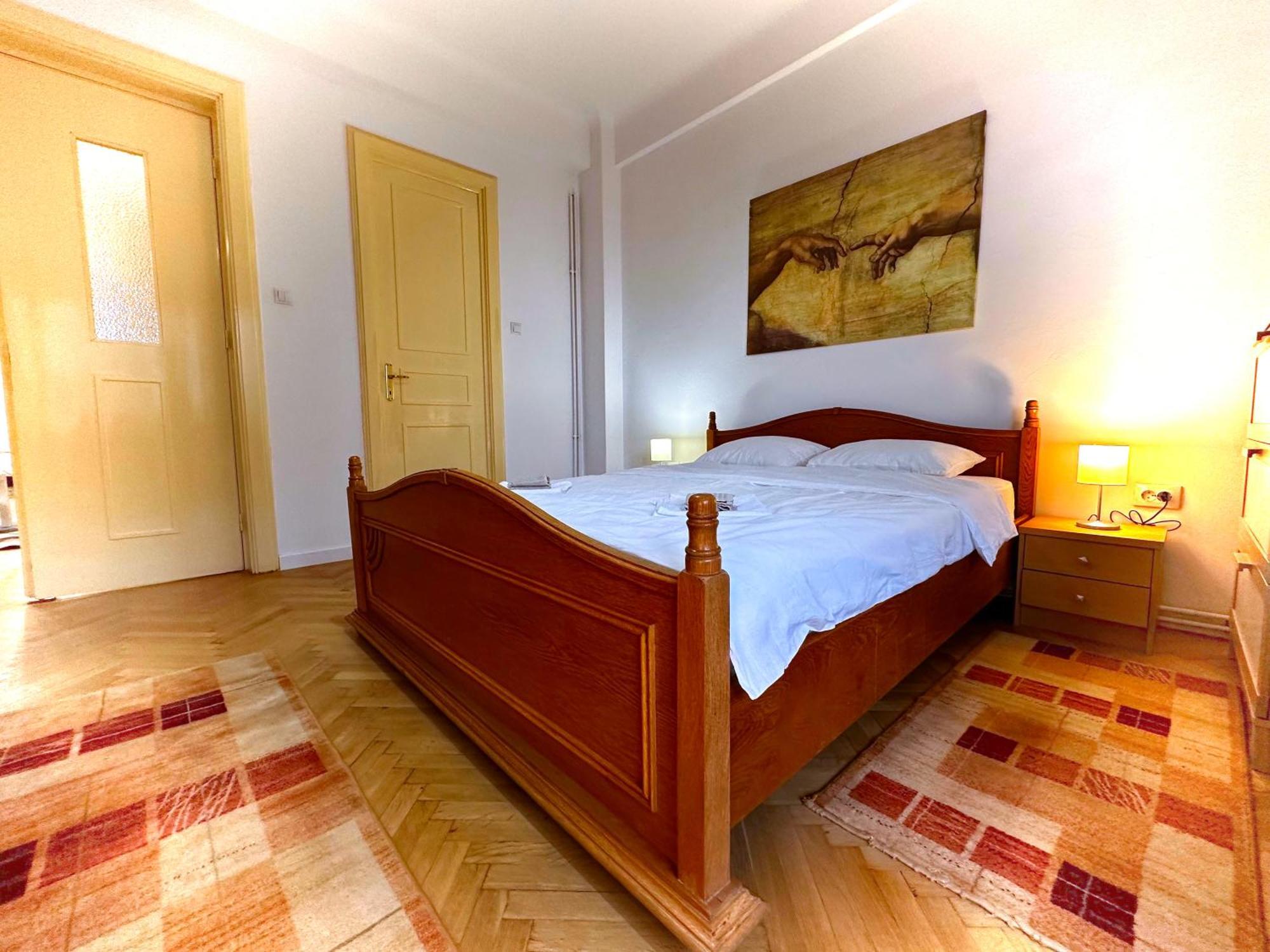 בוקרשט Ultracentral Apartment 4 Rooms - Old City Center -120 Square Meters - מראה חיצוני תמונה
