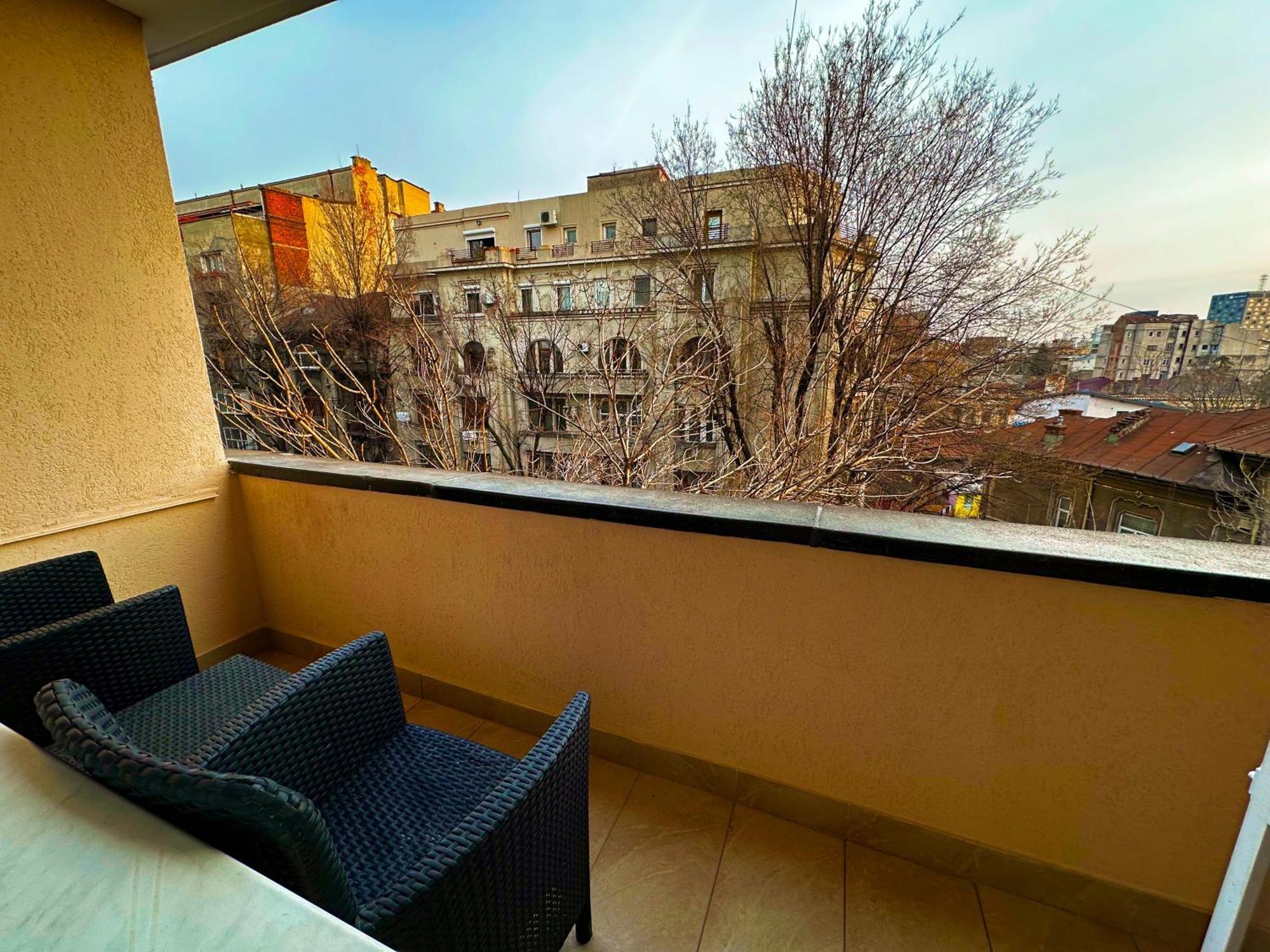 בוקרשט Ultracentral Apartment 4 Rooms - Old City Center -120 Square Meters - מראה חיצוני תמונה