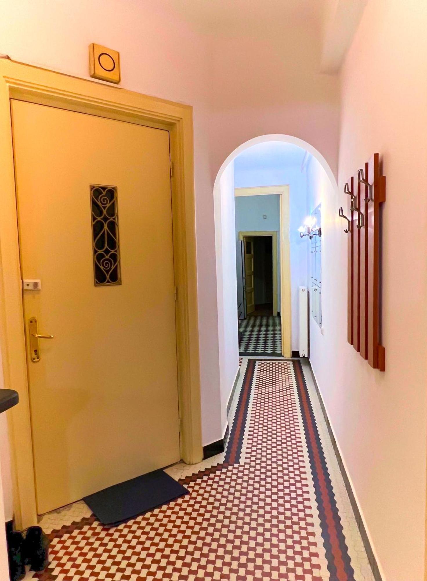 בוקרשט Ultracentral Apartment 4 Rooms - Old City Center -120 Square Meters - מראה חיצוני תמונה
